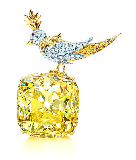 The Tiffany Diamond was set in Schlumberger’s Bird on a Rock design in 1995. Photo courtesy Jean Schlumberger, Expensive Diamond, Tiffany Diamond, Fancy Yellow Diamond, Yellow Diamonds, Tiffany Jewelry, Cushion Diamond, Diamond Brooch, Bird Brooch