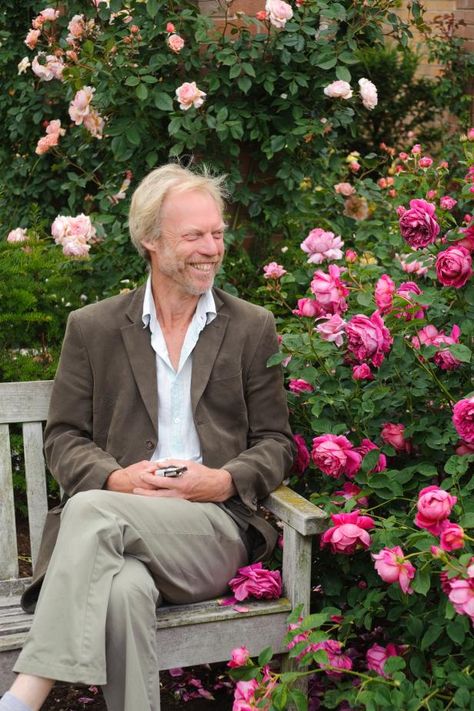 Michael Marriott, senior rosarian of David Austin Roses in Shropshire, England, shares his top tips for designing rose beds, borders and gardens. Rosen Beet, Rose Garden Design, Hgtv Garden, Austin Rose, Fragrant Roses, Rose Care, Rose Varieties, Fine Gardening, David Austin Roses