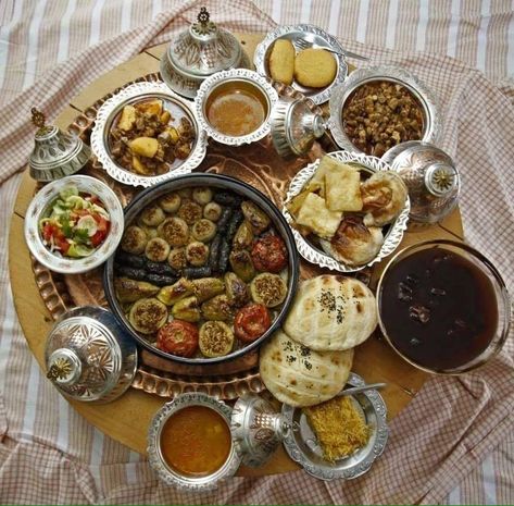 lilium-bosniacum: “sofra - a traditional low table for dining while sitting on the floor and traditional bosnian food. ” Bosnian Recipes, Sarajevo Bosnia, Food Table, Sweet Delights, Iftar, Macedonia, Traditional Food, Albania, Slovenia