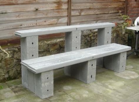 Cinder Block Shelves, Plant Shelves Outdoor, Cinder Block Furniture, Cinder Block Garden, Garden Shelves, Plant Stands Outdoor, Diy Plant Stand, Bonsai Plants, Cinder Block