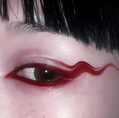 use credits: @kookigrr (me) Snake Makeup, Eyeliner Inspo, Doe Eyes, Makeup Looks Tutorial, Creative Makeup, Nostril Hoop Ring, Maquillaje De Ojos, Fashion Makeup, Art For Kids