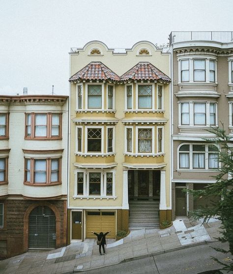 San Francisco Instagram, San Francisco Architecture, San Francisco Pictures, San Francisco Apartment, San Francisco Neighborhoods, San Francisco Photography, Apartment Exterior, San Francisco Photos, Simple Building