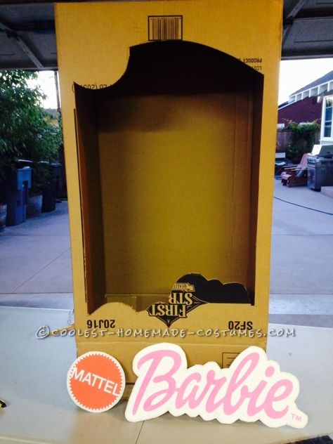 Barbie In A Box Halloween Costume Diy, How To Make A Barbie Box Costume, Barbie Box Printable, Diy Barbie Box Costume, Trunk Or Treat Ideas Barbie, Diy Barbie Box Adult Size, Diy Barbie Costume For Kids, Barbie Box Photoshoot Diy, Life Size Barbie Box Diy