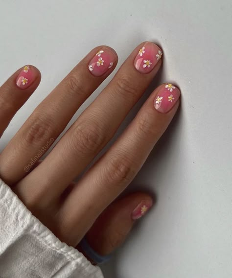 3d Floral Nails, Nails Trendy Short, Short Nails Trendy, Short Nail Art Designs, Nail Art Designs Short Nails, Nail Art Designs Short, Nail Art Short Nails, Trendy Short Nails, Short Nails Cute