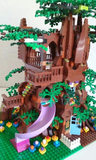 Tree house moc by Marian Lego Treehouse Ideas, Lego Tree House Ideas, Lego Forest, Lego Tree House, Lego Trees, Treehouse Ideas, Lego Tree, Lego Elves, Lego Houses