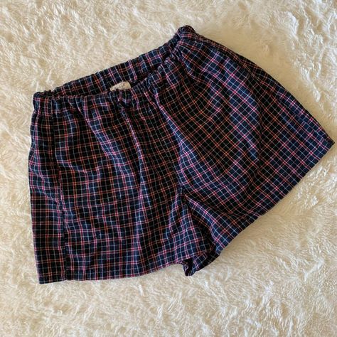 Cute Boxers For Woman, Boxers Outfit Female, Boxer Shorts For Women Outfit, Boxer Shorts Women, Boxers Aesthetic, Boxers Outfit, Plaid Boxer Shorts, Boxer Pajamas, Boxer Shorts Outfit