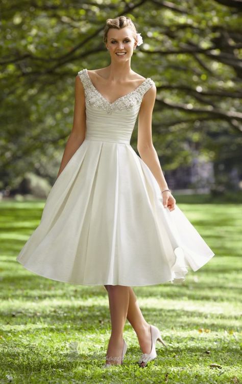 23 Beautiful Short Wedding Dresses Wedding Dresses Taffeta, Knee Length Wedding Dress, Tea Length Wedding, Honeymoon Ideas, Tea Length Wedding Dress, Satin Wedding Dress, Princess Wedding Dresses, Tea Length Dresses, Satin Wedding