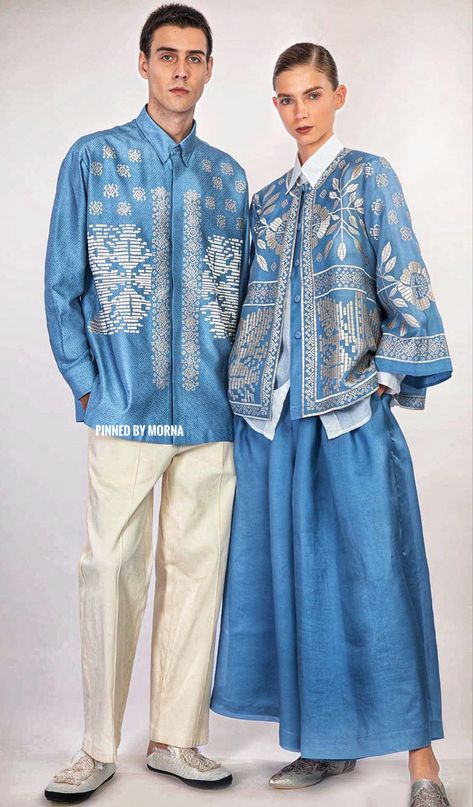 Biyan Wanaatmadja - Indonesia Biyan Wanaatmadja, Lebaran Outfit, 70s Inspired Outfits, Fashion Week Inspiration, Hand Painted Dress, Fashion Family, Afghan Dresses, Folk Fashion, Fashion Sewing Pattern