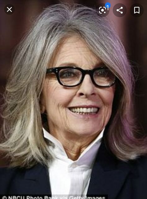 Diane Keaton Hairstyles, Short Hairstyles Over 50, Celebrity Haircuts, Diane Keaton, Long Gray Hair, Medium Long Hair, Diane Kruger, Haircut For Older Women, Hairstyles Over 50