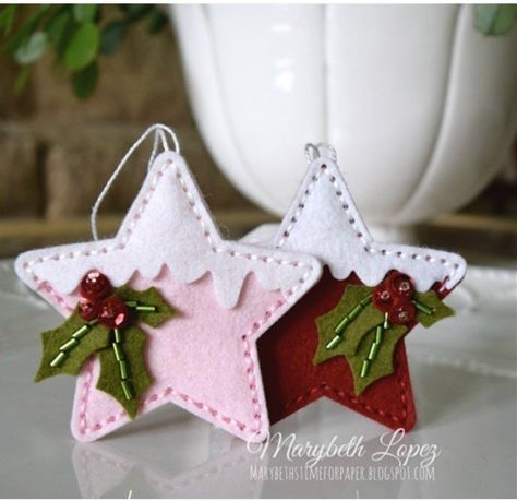 Sewing Christmas Ornaments Fabric, Wool Christmas Decorations, Felt Xmas Decorations, Felt Christmas Crafts, Cute Handmade Gifts, Christmas Decor Crafts, Christmas Felt Ornaments, Sewn Christmas Ornaments, Christmas Decorations Sewing