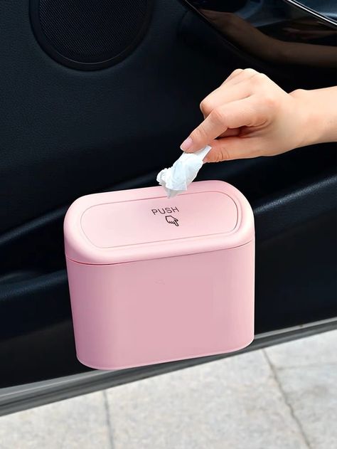 Lixeira de carro Lixeira de carro Trash Storage, Pink Car Accessories, Car Interior Diy, Car Trash Can, Girly Car Accessories, Car Storage Box, Car Deco, Cool Car Accessories, Mom Car