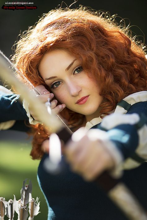 Merida from Brave Merida From Brave, Merida Cosplay, Princess Shot, Merida Disney, Fairytale Photoshoot, Disney Princess Cosplay, Lucca Comics, Merida Brave, Princess Cosplay