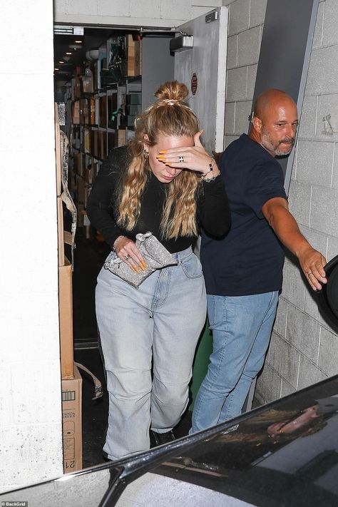 Adele Casual Outfits, Adele Style Casual, Adele Outfits Casual, Adele Outfits Style, Adele Street Style, Adele Tattoo Ideas, Adele Paparazzi, Adele Hairstyles, Adele Outfits