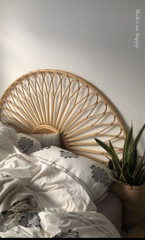 Boho Headboards, Decoration Living Room Ideas, Boho Bed Frame, Wallpaper Bedroom Aesthetic, Remodel Interior Design, Unique Bed Frames, Rattan Bed Frame, Circle Bed, Boho Headboard