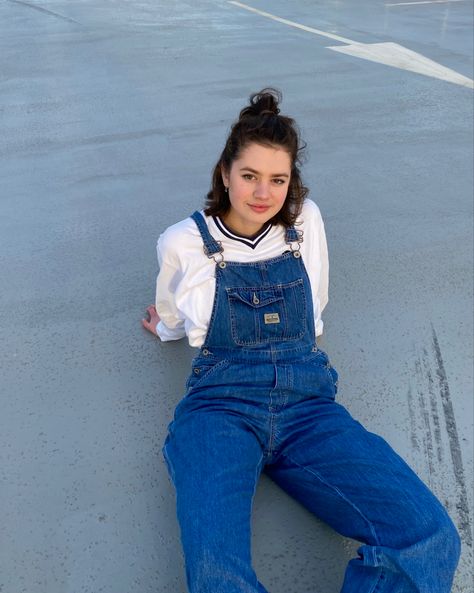 Dark Denim Overalls Outfit, Dark Blue Overalls Outfit, Navy Blue Overalls Outfit, Denim Overalls Outfit Winter, Blue Overalls Outfit, Overalls Outfit Winter, Denim Overalls Outfit, Old Navy Overalls, Blue Dungarees