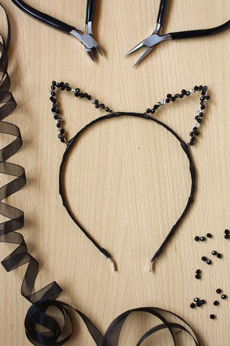 DIY Beaded Cat Ears Diy Cat Ears, Beaded Cat, Headband Ideas, Diy Fashion Trends, Cat Headband, Cat Ear Headband, Cat Ears Headband, Costume Diy, Diy Cat