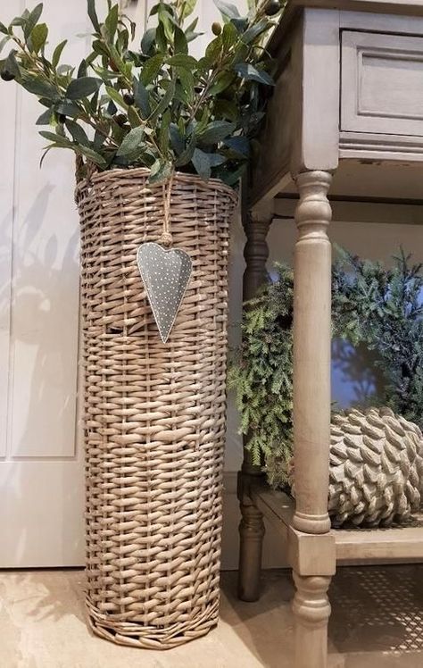 Tall Wicker Vase, Tall Basket Decor Ideas, Wicker Vase Decor Ideas, Large Baskets Ideas Decor, Floor Basket Decor Ideas, Wicker Basket Decor Ideas, Floor Vases Decor, Wicker Basket Decor, Basket Decor Ideas