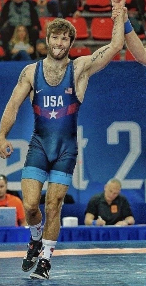 Olympic Athletes Men, Olympic Wrestling Men, Wrestling Senior Pictures, Wrestling Tights, Olympic Wrestling, Fit Guys, Men Bodies, Wrestling Singlet, Men Sport Pants