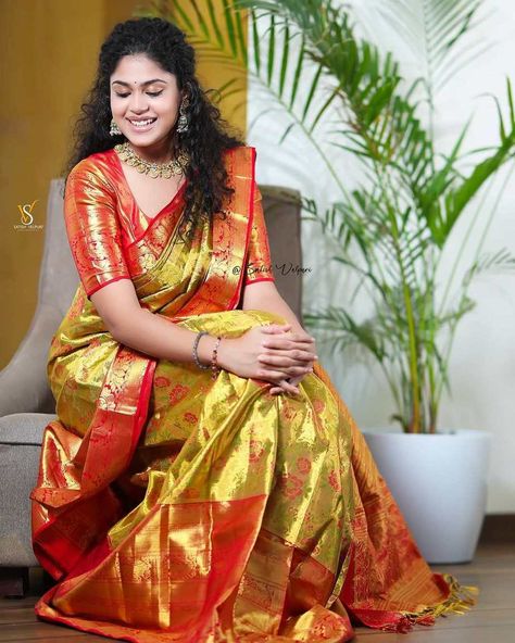 Faria Abdullah in a gold pattu saree 4 Pattu Saree Poses, Red Pattu Saree Brides, Golden Pattu Saree, Latest Kanchi Pattu Sarees Wedding, Gold Pattu Saree, Red Pattu Saree, Green Pattu Saree, Faria Abdullah, Red Sarees