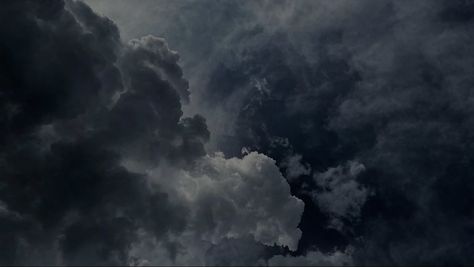 cloud wallpaper for max home screen Storm Desktop Wallpaper, Ipad Home Screen Background, Rainy Ipad Wallpaper, Cloud Wallpaper Aesthetic Laptop, Ipad Home Screen Inspiration, Cloud Pc Wallpaper, Cloud Macbook Wallpaper, Home Screen Laptop Wallpaper, Dark Theme Laptop Wallpaper