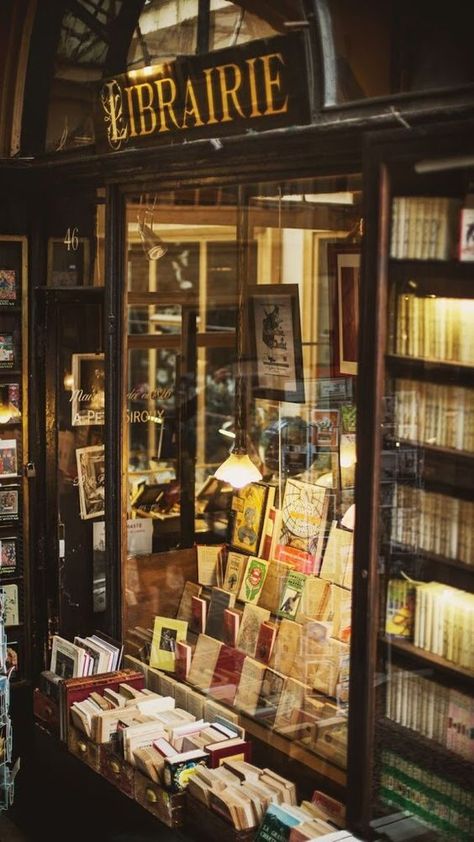 Beautiful Library, Book Stores, Interior Vintage, Book Cafe, Shop Fronts, World Of Books, Store Front, Home Library, Book Store