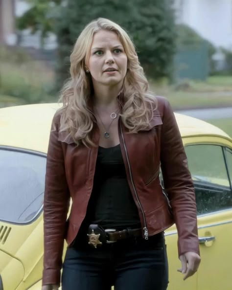 Once Upon A Time Emma Swan Outfits, Emma Swan Hair, Emma Swan Outfit, Emma Once Upon A Time, Ouat Costumes, Ouat Emma, Emma Swan Style, Once Upon A Time Art, Ouat Outfits