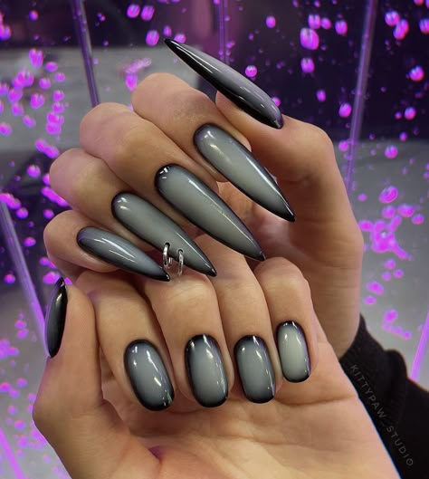 Bleached Eyebrows, Acrylic Nail Designs Coffin, Halloween Nails Easy, Pastel Nails Designs, Gothic Nails, Cute Simple Nails, Anime Nails, Goth Nails, Stiletto Nails Designs