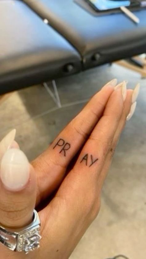 PRAY Tattoo Finger Woman, Pray Tattoo On Fingers, Small Cute Simple Tattoos, Medium Small Tattoos For Women, Tattoo Ideas Female Small Easy, Tiny Henna Tattoo Simple, Finger Tattoos With Friends, 444 Tattoo On Finger, Live Intentionally Tattoo