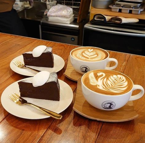 Korean Cafe Aesthetic Food, Afternoon Vibes, Cake Cafe, Comfort Desserts, Decadent Chocolate Cake, Sweet Dishes Recipes, Decadent Chocolate, Sweet Cakes, Food Shop