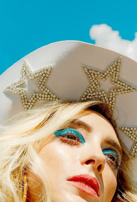 Star Cowboy Hat, Cowgirl Photoshoot, Rhinestone Cowboy, Western Glam, Cowboy Aesthetic, Space Cowgirl, Looks Country, Image Film, Cowgirl Aesthetic