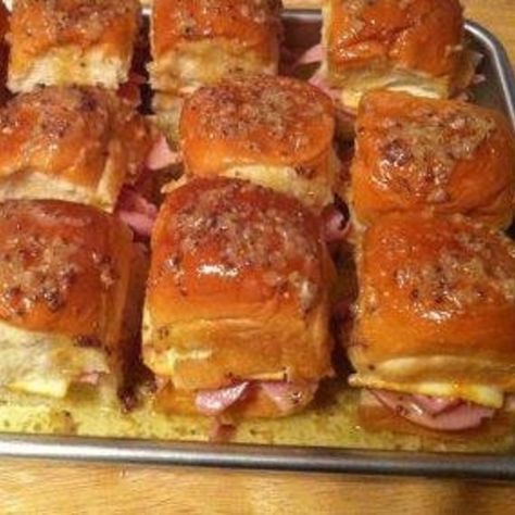 BEST DARN HAM SANDWICHES YOU'LL EVER HAVE!!! Recipe | Just A Pinch Recipes Best Ham Sandwich, Ham Sandwich Recipes, Sweet Hawaiian Rolls, Virginia Ham, Tartiflette Recipe, Cheeseburger Sliders, Plats Healthy, Honey Ham, Ham Sandwiches