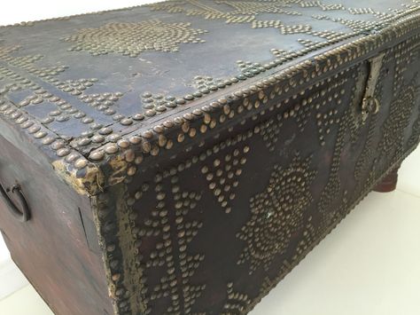 Omani Dowry Chest Dowry Chest, Oman, Decorative Boxes, Home And Garden, Good Things, Money, Gifts, Home Decor, Art