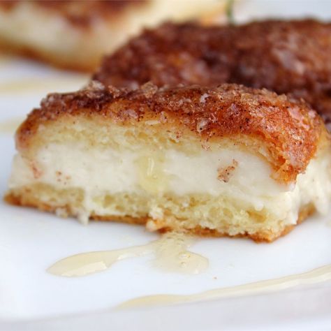 Sopapilla Cheesecake Pie Sopapilla Cheesecake Pie, Cheesecake Pie Recipes, Sopapilla Cheesecake Bars, Cinnamon Bars, Cinnamon Desserts, Cheese Squares, Cheese Bars, Sopapilla Cheesecake, Cream Cheese Bars