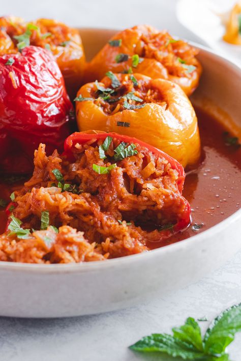 These easy vegetarian stuffed peppers are full of flavor and take only 10 minutes to throw together! The stuffing is tangy and works perfectly with the sweetness of the peppers. A must try! Stuffed Peppers Vegetarian, Mediterranean Stuffed Peppers, Dolma Recipe, Stuffed Peppers With Rice, Vegetarian Stuffed Peppers, Stuffing Ingredients, Mini Sweet Peppers, Going Vegetarian, Healing Food