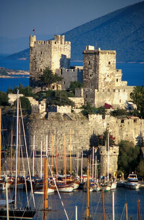 Bodrum "Crusaders" Castle - houses worlds foremost underwater archaeology museum TURKEY Bodrum Turkey, Old Castle, Chateau Medieval, Castle Mansion, Castle In The Sky, Chateau France, St Peter, Turkey Travel, Beautiful Castles