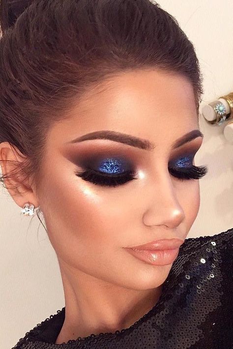 . Machiaj Smokey Eyes, Alat Makeup, Prom Makeup Looks, Make Up Inspiration, Prom Queen, Number 16, Neutral Makeup, Makijaż Smokey Eye, Stunning Makeup