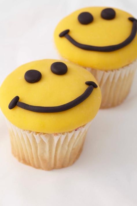 Smiley Face Treats, Smiley Faces, Bday Ideas, 1st Bday, Mellow Yellow, Cupcakes Decoration, Cupcake Cookies, Smiley Face, Cake Cookies