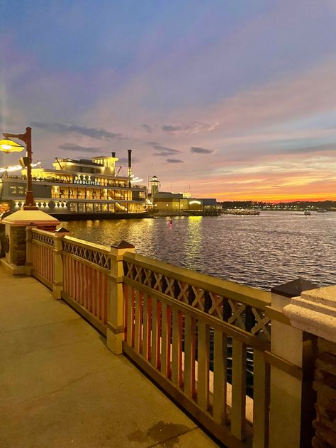 Beautiful Sunset at Disney Springs Orlando, Florida. Paddlefish resturant #sunset #sunsetphotography #disney #disneysprings #aesthetic #viewgoals #view #beautiful #orange #clouds Orlando Florida Aesthetic Disney, Paddlefish Disney Springs, Orlando Aesthetic, Lake Nona Orlando, Disney Springs Orlando, Orlando Florida Disney, Orange Clouds, Disney Florida, Disney Aesthetic