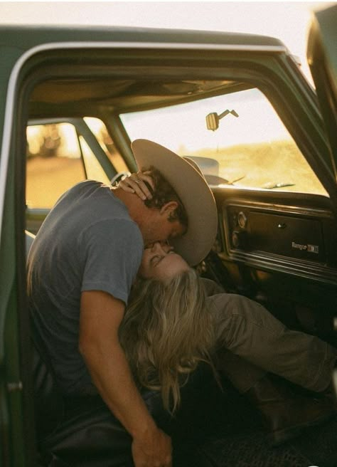 Truck Couple Aesthetic, Ranch Couples Photos, Farmer Engagement Photos, Summer Western Couple Photoshoot, Western Couples Photos, Western Photoshoot Ideas Couple, Cowboy Couple Aesthetic, Cowboy Couple Photoshoot, Cowboy Romance Aesthetic