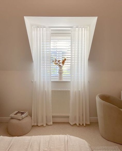 Blinds 2go | Blinds, Curtains, Cushions & Shutters on Instagram: "This dream-like pairing is beyond perfection and we can't get enough! ⁠ ⁠ @cb_loves_interiors_20 has created this serene style by using our Tahiti Voile Snow Wave Curtains for sheer sleekness and the True White Faux Wood Blind for effortless light control. ⁠ ⁠ Shop this look on our website, we know you'll fall in love 🤍⁠ ⁠ #blinds2go #homeinspo #homeinterior #homedecor #neutralhome #neutraldecor #homesofinstagram ⁠#blinds #neutra Wooden Blinds Bedroom, Wooden Shutter Blinds, Popular Window Coverings, White Shutter Blinds, White Wood Blinds, Curtains Over Blinds, White Faux Wood Blinds, Sheer Curtains Bedroom, Neutral Curtains