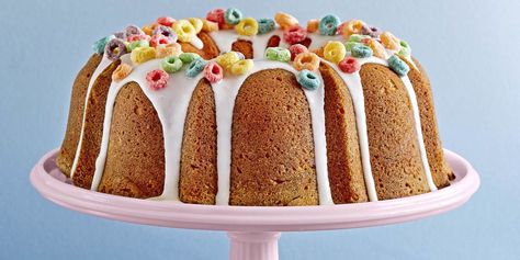 Froot Loops Cake countryliving Easter Cake Easy, Funky Food, Easy Bundt Cake, Easter Cake Recipes, Different Types Of Cakes, Torte Cupcake, Homemade Birthday Cakes, Mothers Day Cake, Fruit Loops