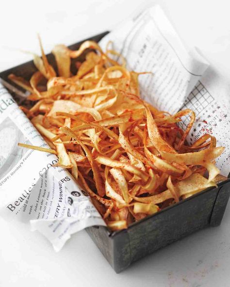 Smoky Parsnip Crisps Parsnip Crisps, Parsnip Recipes, Crisp Recipe, Parsnips, Fried Food, Appetizer Snacks, Finger Food, Food Glorious Food, Vegetable Recipes