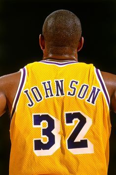 Magic Johnson Wallpaper, Lakers Cap, Showtime Lakers, Basketball History, Basketball Is Life, Magic Man, Nba Wallpapers, Nba Pictures, Nba Legends