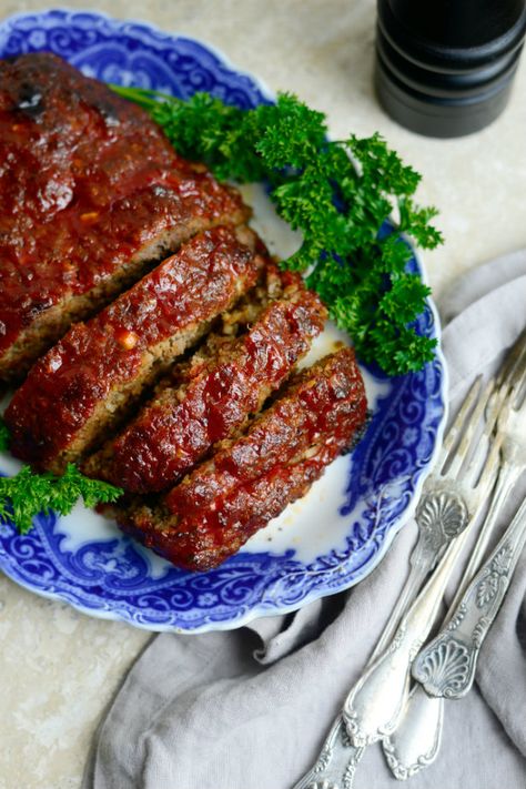 A trip to the 80's with some retro recipes | Meatloaf #80s #food #recipes | See more inspiring articles here: www.vintageindustrialstyle.com Homestyle Meatloaf, Meatloaf Sandwich, Pork Rind, Best Meatloaf, Ground Mustard, Stone Ground, Meatloaf Recipe, Retro Recipes, Meatloaf Recipes