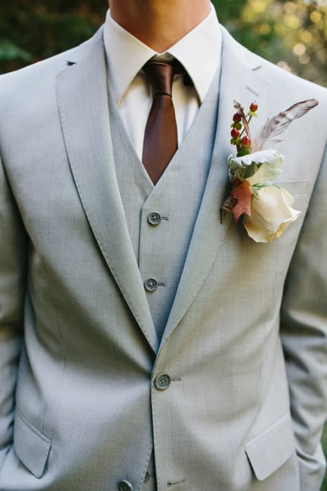 fall boutonniere with feathers // photo by Marianne Wilson Boutonniere Groomsmen, Fall Groom, Mens Wedding Attire, Light Grey Suits, Malibu Wedding, Wedding Suits Groom, Grey Suit, Brown Wedding, Wedding Groomsmen