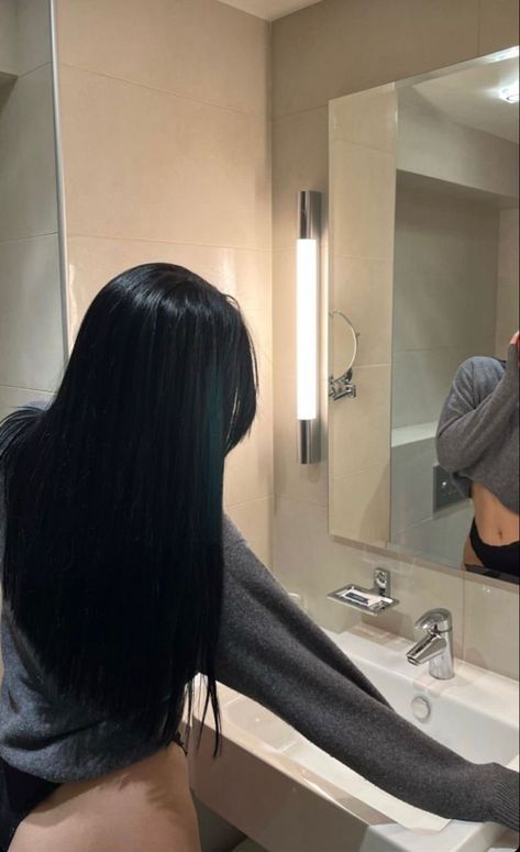 Long Straight Black Hair, Black Hair Aesthetic, Straight Black Hair, Hair Tint, Girls With Black Hair, Princess Photo, Mirror Pics, Long Black Hair, Cute Couple Selfies