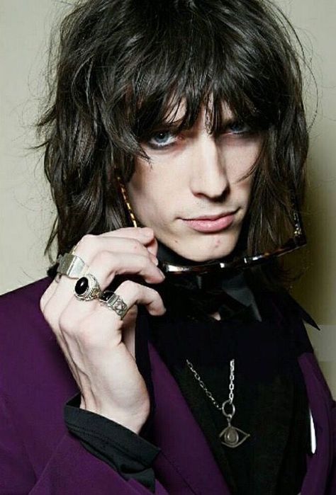 Glam Rock Hairstyles Men, Glam Rock Makeup 70s Men, Glam Rock Haircut, Glam Rock Hairstyles, Justin Gossman, Glam Rock Hair, Glam Rock Makeup, Rock Makeup, 1920s Hair