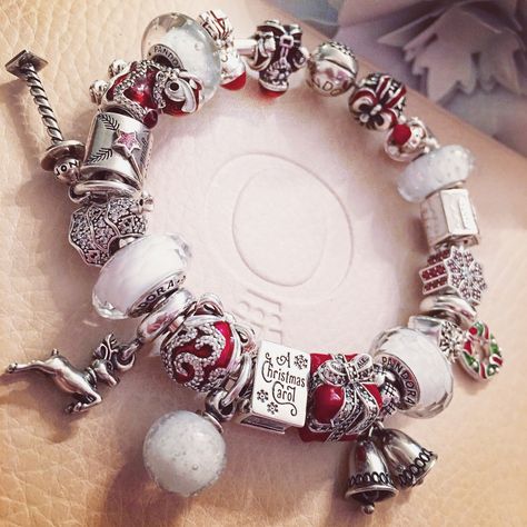 Updated my Christmas bracelet 😊#pandora #pandoracharm #chamilia #achristmascarol #christmas #jewelry #bracelets Pandora Bracelet Ideas Inspiration, Jewellery Cake, Pandora Bracelet Ideas, Pandora Christmas Charms, Pandora Christmas, Pandora Bracelet Charms Ideas, Pandora Bracelet Designs, Pandora Inspiration, Pandora Jewelry Charms