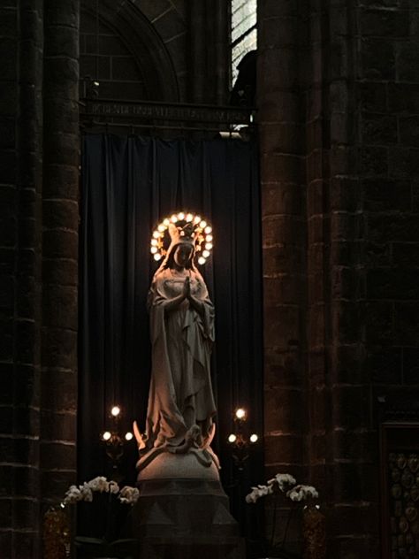 Priest Dark Aesthetic, Religious Horror Core, The Vatican Aesthetic, Faith Of The Seven Aesthetic, Gothic Italian Aesthetic, Rosary Aesthetic Dark, Dark Priest Aesthetic, Dark Catholicism Aesthetic, Creepy Religious Aesthetic