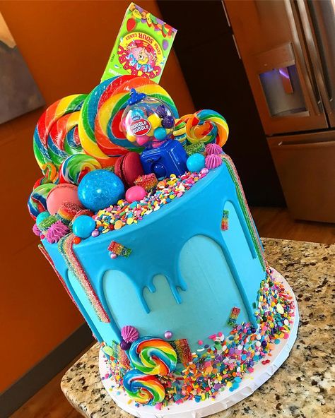 Candy Land Cake Design, Sweet 16 Party Ideas Candy Theme, Candy Birthday Theme Party, Candyland Theme Sweet 16, Cake With Candy Decorations, Candy Themed Cake Ideas, Candy Birthday Party Cake, Instagram Themed Cake, Cake Candy Theme